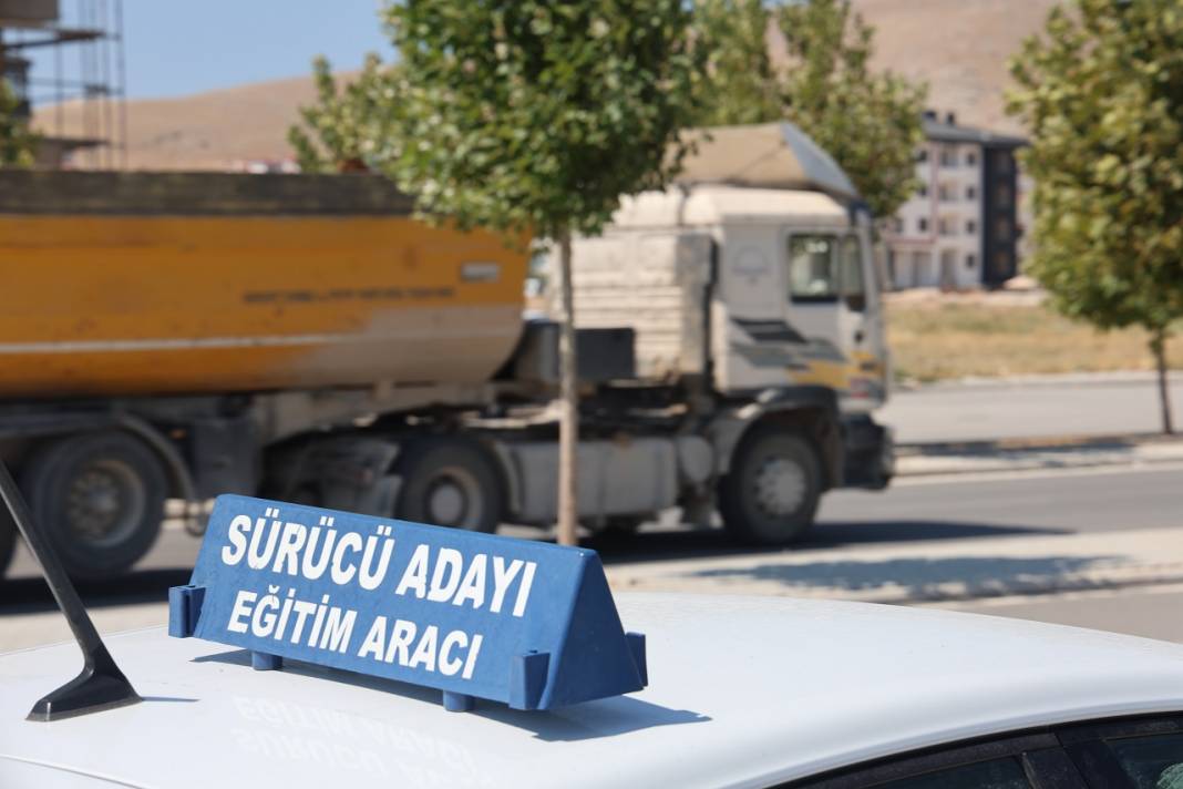 Konya'da uzman isim duyurdu! Ehliyet sınavlarında bir dönem bitiyor 4
